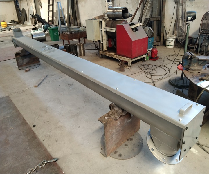 Food grade shaftless screw conveyor