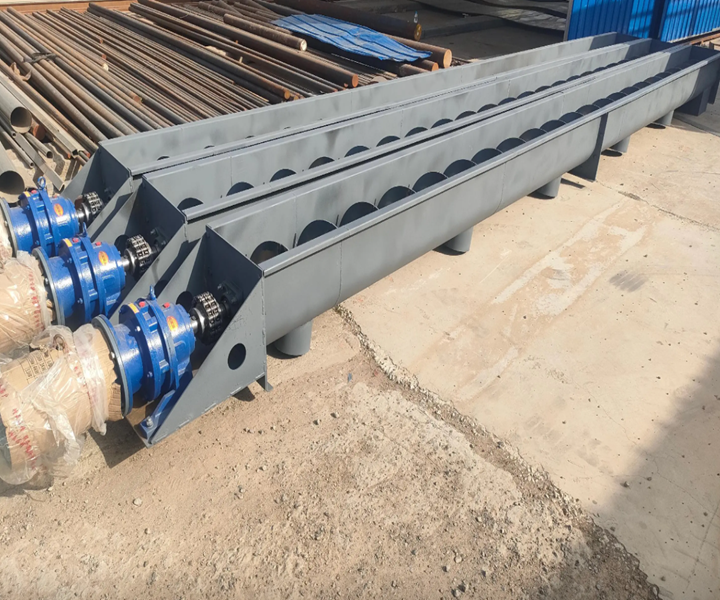 Sludge shaftless screw conveyor
