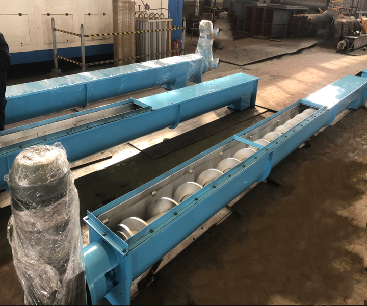 Corrosion-resistant shaftless screw conveyor
